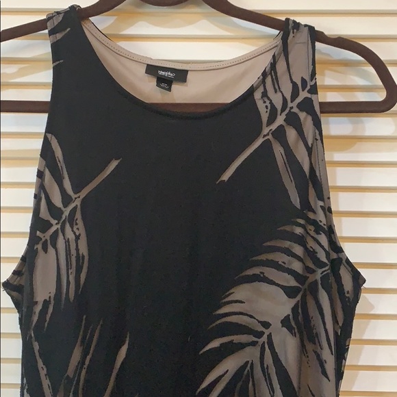 Sleeveless evening gown - Picture 2 of 3